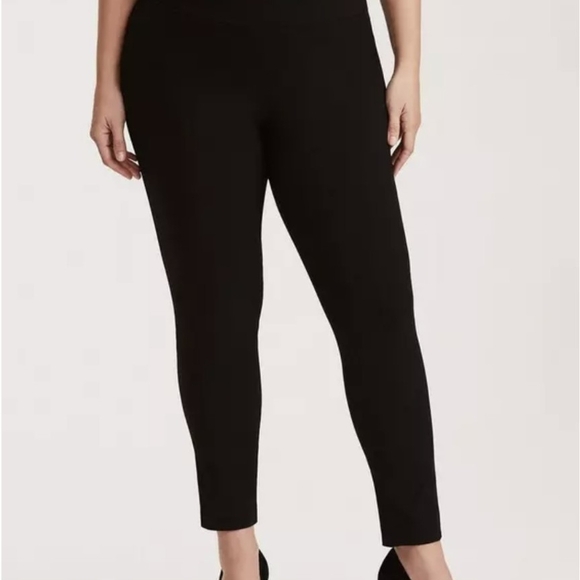 Black Millennium Pull-On Pixie Pant NWT - Picture 1 of 4